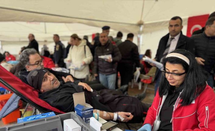 Türk Kızılay, Mersin’de kan bağışı kampanyası düzenledi