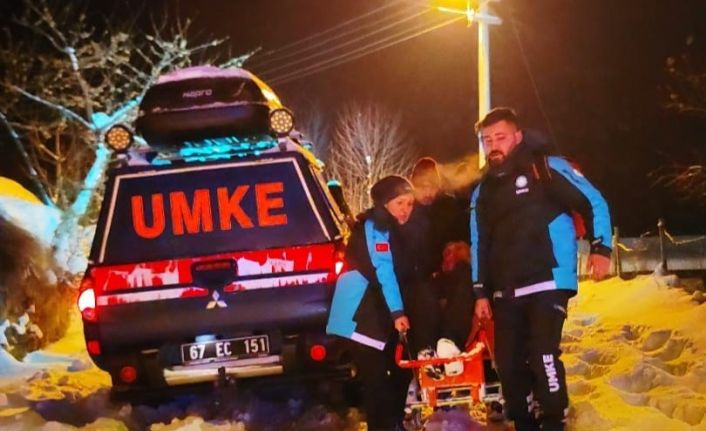UMKE ekibi zorlu şartlarda 81 yaşındaki hastaya ulaştı