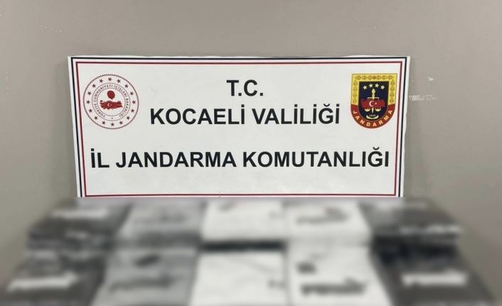 Ünlü markalara ait sahte bin 500 giyim malzemesi ele geçirildi