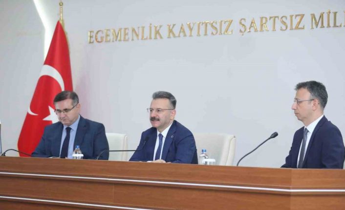 Vali Aksoy başkanlığında eğitimde yeni dönem tedbirleri masaya yatırıldı