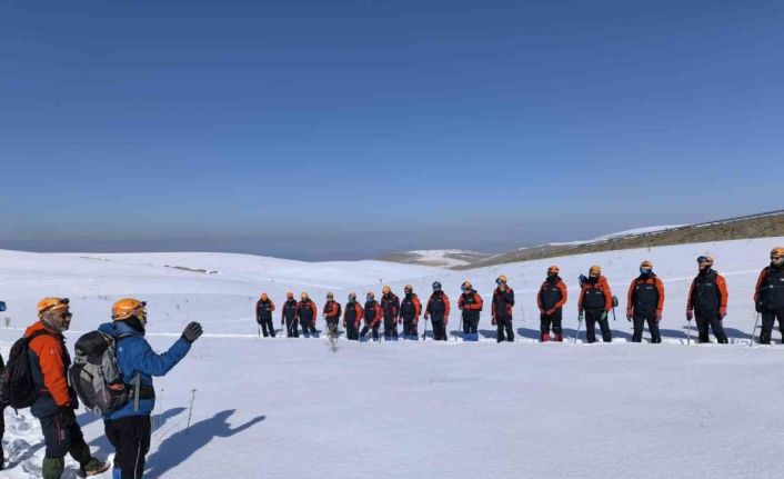 Van’da "Çığda Arama Kurtarma Tatbikatı" yapıldı