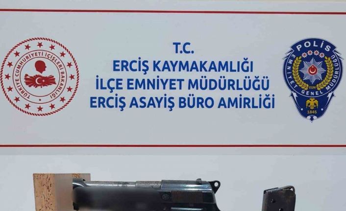 Van’da değişik suçlardan aranan 74 kişi tutuklandı