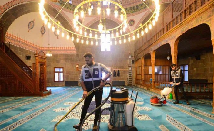 Yakutiye’de Camiler Ramazan’a Hazırlanıyor