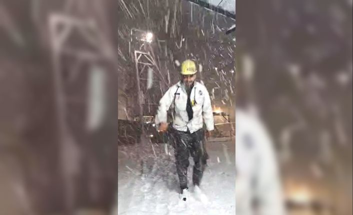 Yerin altından çıkan madencilere yer yüzünde kar sürprizi