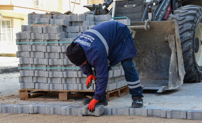 Yunusemre’de 3 mahallede hummalı çalışma