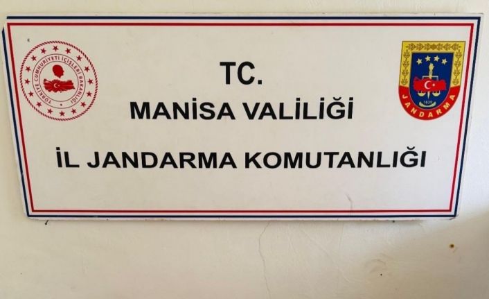 Yüzlerce sentetik ecza hapı ele geçirildi