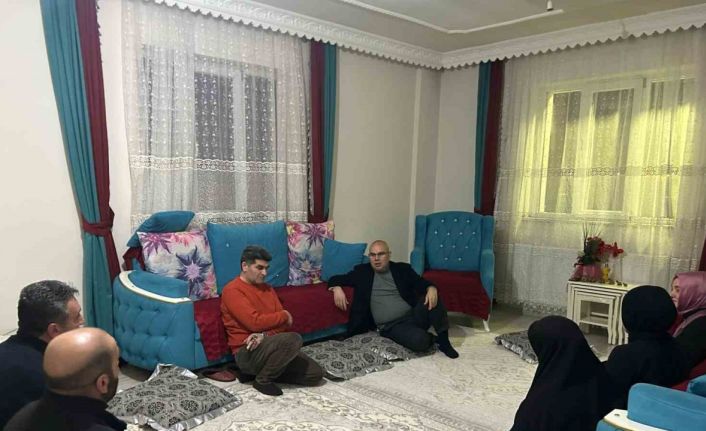 Ağrı Valisi Koç ve eşi, iftarda Tunca ailesinin misafiri oldu