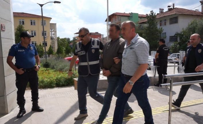 Alacak verecek meselesi yüzünden baba oğlu öldüren sanığın yargılanmasına başlandı