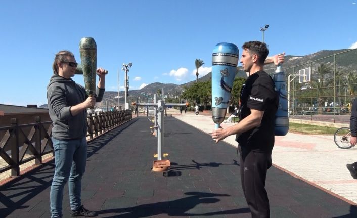 Alanya’da Osmanlı’dan kalma ’Lobut Çevirme’ sporuna büyük ilgi