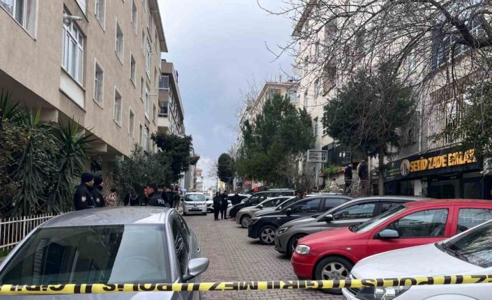 Avcılarda bir adam eşi ve 3 çocuğunu vurup intihar etti