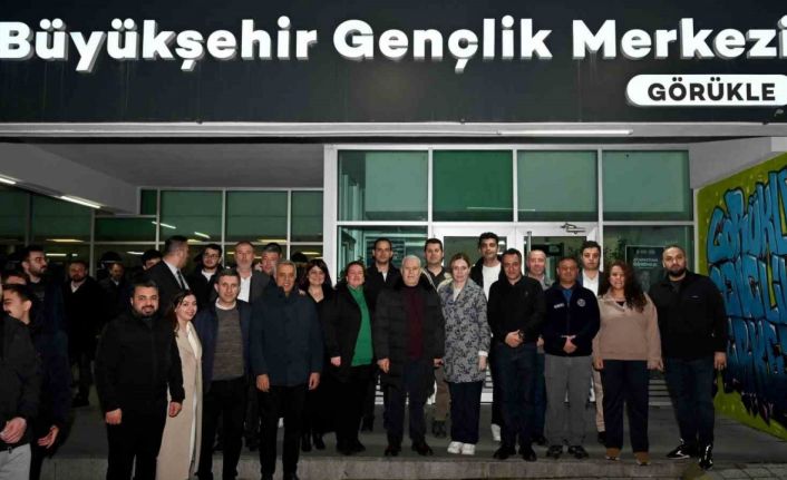 Başkan Bozbey, sahuru gençlerle yaptı