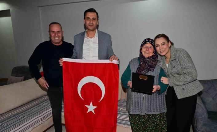 Başkan Zeyrek, ilk iftarda şehit ailesinin sofrasına konuk oldu
