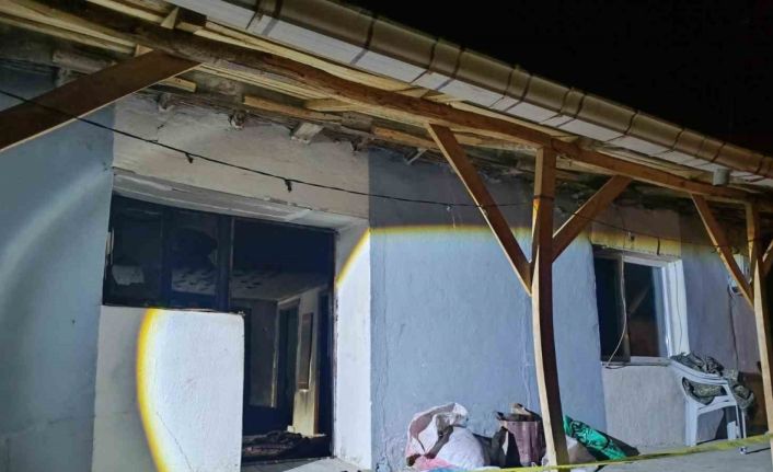 Benzin dökülen soba faciaya neden oldu: 1 ölü, 4 yaralı
