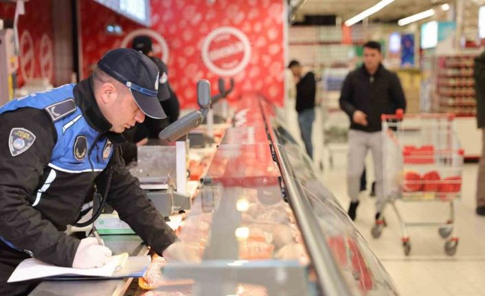 Büyükşehir zabıta, Ramazan’da da gıda güvenliği için sahada
