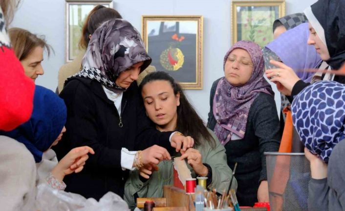Çocuklar ve aileleri süsleme atölyelerinde kültür mirası ile tanıştı