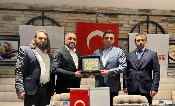 Erzincan’da ki seyahat acenteleri iftarda bir araya geldi