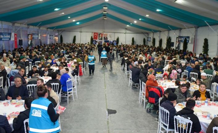 Esenyurt Belediyesi, binlerce vatandaşı iftar sofralarında bir araya getirdi