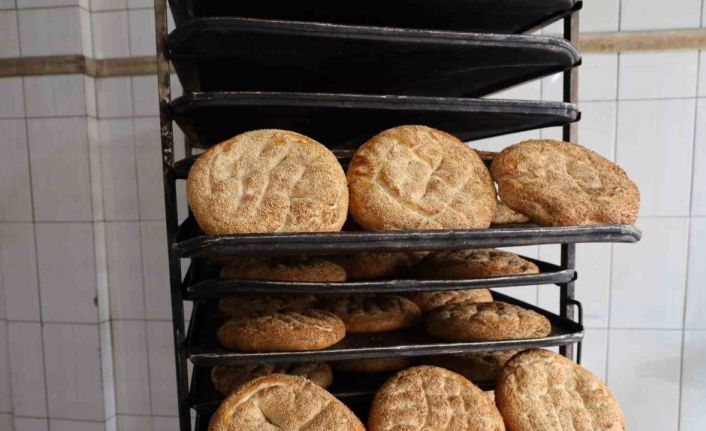 Fırınlarda Ramazan pidesi mesaisi sürüyor