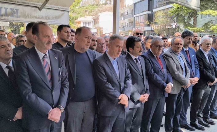İzmir Valisi Elban’ın babası son yolculuğuna uğurlandı