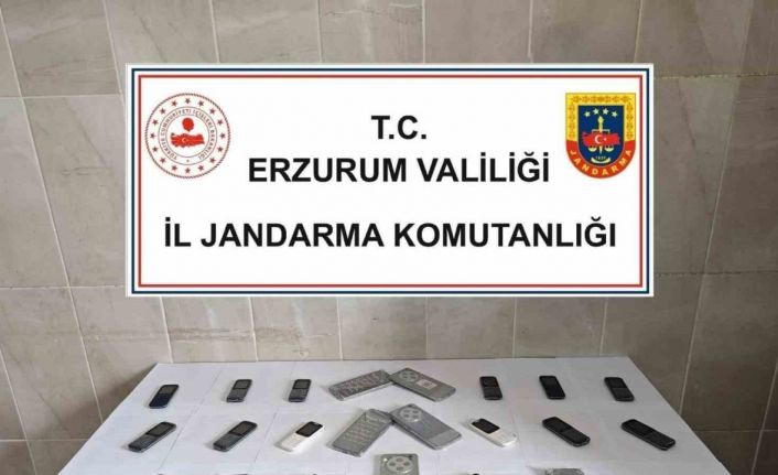 Jandarmadan kaçak telefon operasyonu