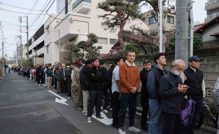 Japonya’da bayram namazı 3 kez kılındı