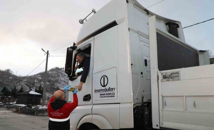 Karadeniz Sahil Yolu’nda iftar saati bereketi