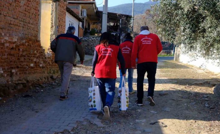 Kuyucak Belediyesi’nden ihtiyaç sahiplerine gıda yardımı