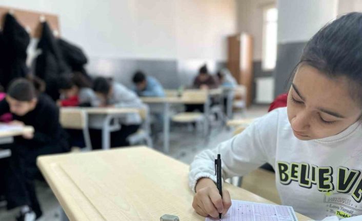Malatya Büyükşehir Belediyesi 1400 öğrenciye deneme sınavı düzenledi