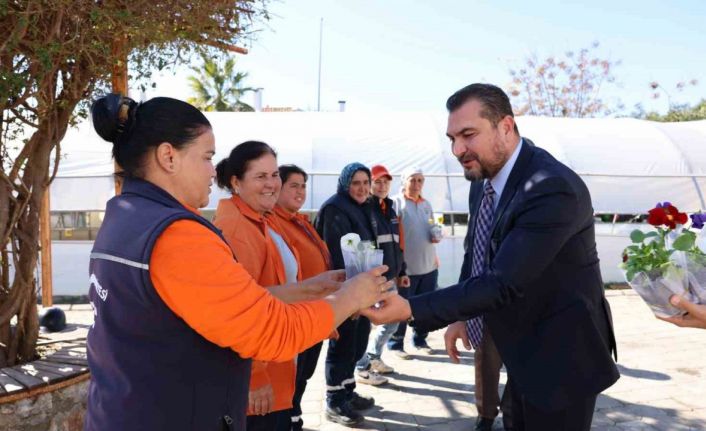 Marmaris Belediyesi’nde kadın personele 8 Mart jesti