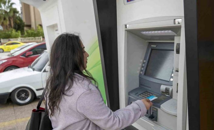 Mersin’de ’Halk Kart’ ve ’öğrenim yardımı’ ödemeleri hesaplara yatırıldı