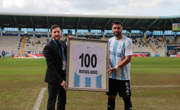 Mustafa Akbaş 100’incü maçına çıktı