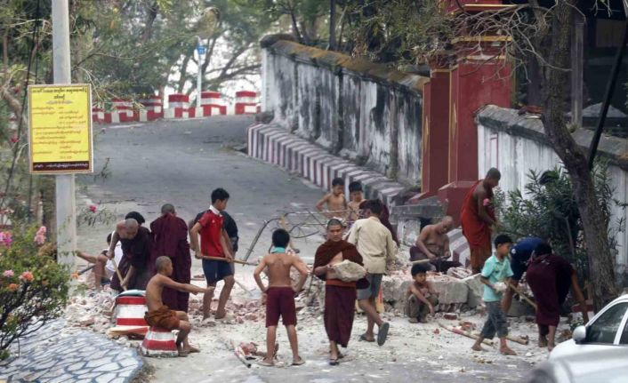Myanmar’da meydana gelen depremlerde can kaybı bin 644’e yükseldi