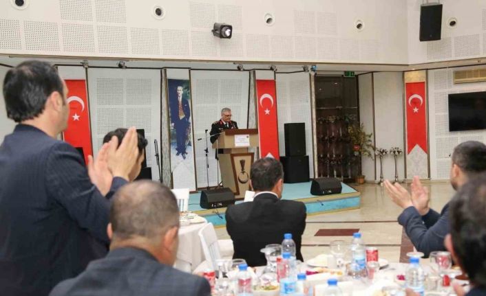Orgeneral Çardakçı, güvenlik korucularıyla iftarda bir araya geldi