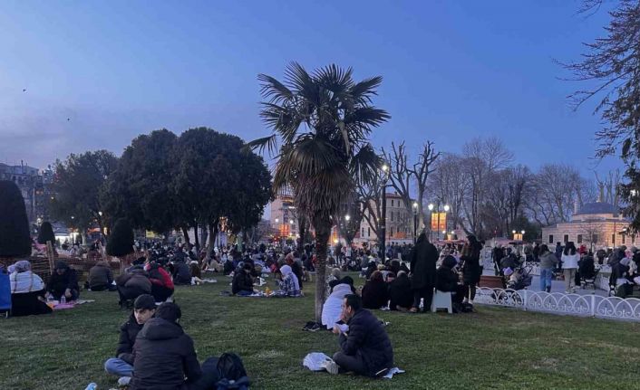 Sultanahmet’te ilk iftar heyecanı