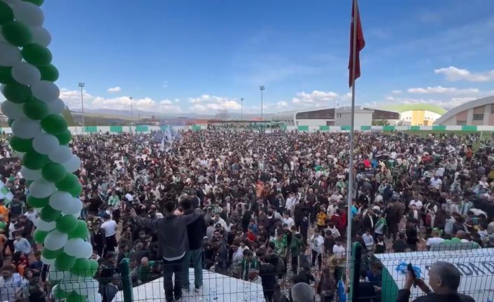 12 Bingölspor şampiyonluğunu ilan etti