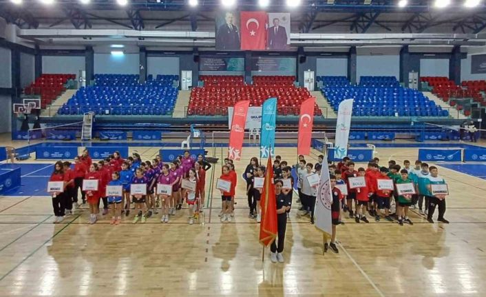 20 takım mücadele ediyor