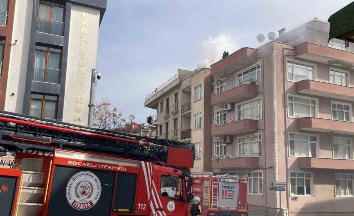 4 katlı binada korkutan yangın