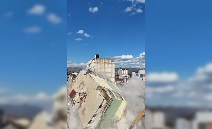 9 katlı binanın yerle bir olma anı dronla görüntülendi