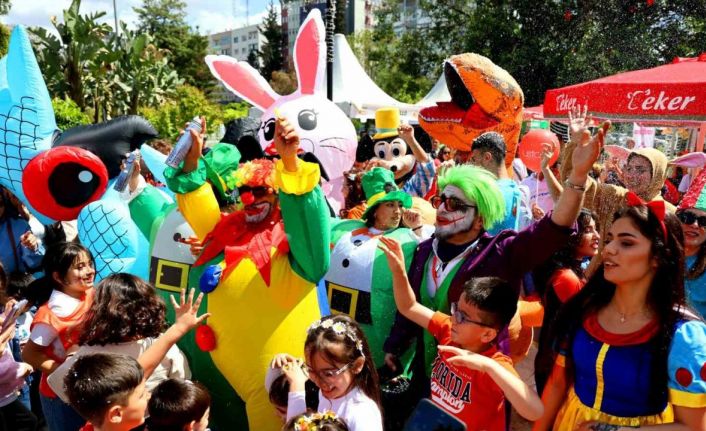Adana’da karnaval coşkusu sürüyor