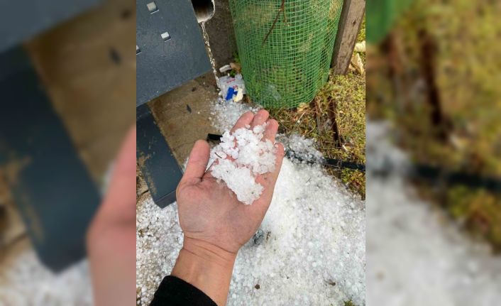 Adıyaman’ın Samsat ilçesinde dolu yağışı etkili oldu