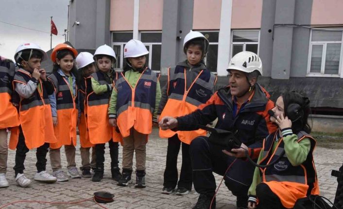 AFAD’tan çocuklara gönüllülük ve afet bilinci eğitimi