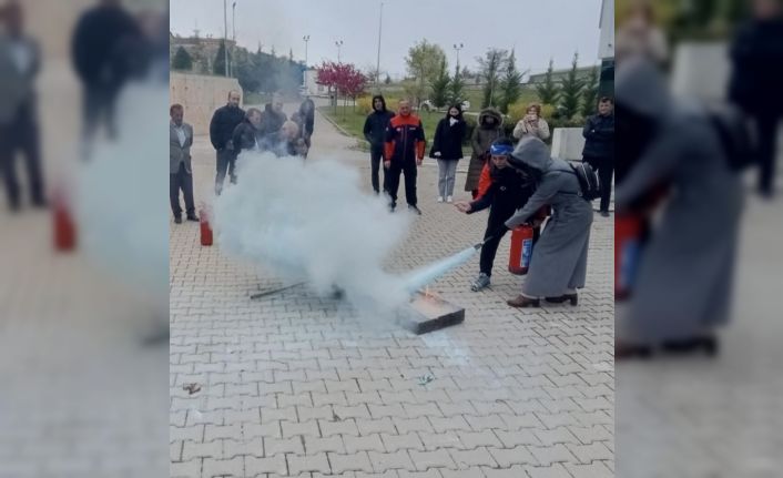 AFAD’tan kurum personellerine uygulamalı yangın eğitimi