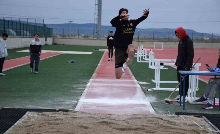 Afyonkarahisar’da Atletizm Analig il seçmeleri yapıldı