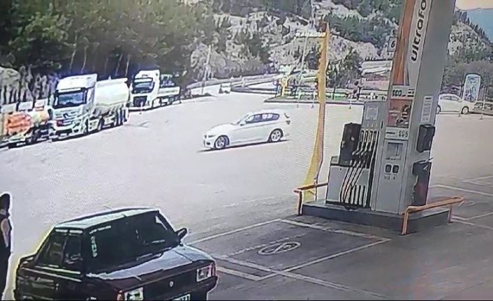 Akaryakıt istasyonunda attığı drift pahalıya patladı