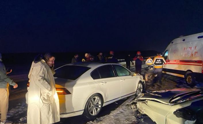 Aksaray’da 12 aracın karıştığı zincirleme kaza: 10 yaralı