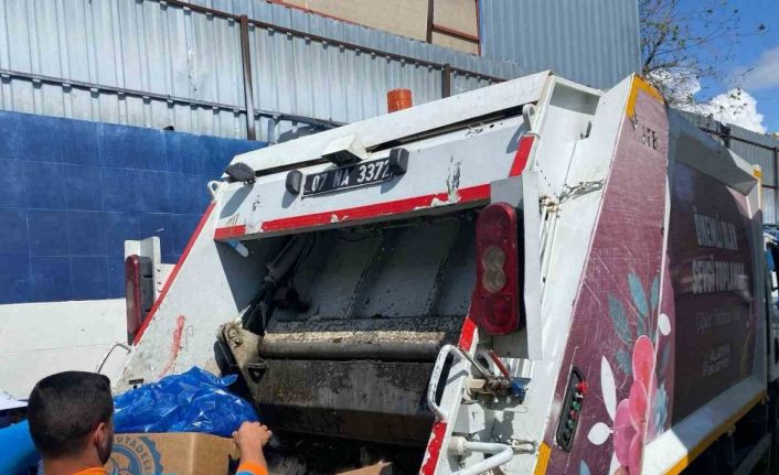 Alanya’da 85 kilo kokmuş balık imha edildi