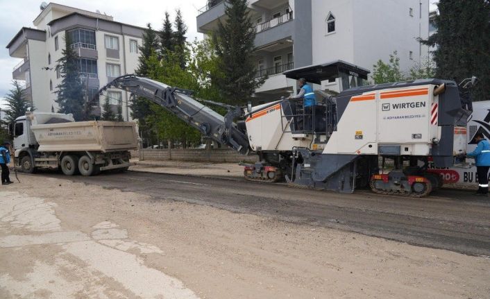 Alitaşı Mahallesinde asfalt serimi başladı