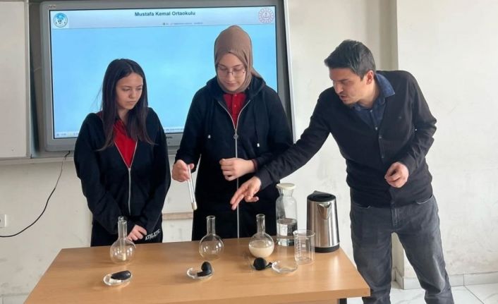 Altıntaş’ta "Enerjimiz Geleceğe-Kodluyorum, Modelliyorum, Üretiyorum" projesi