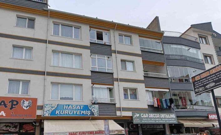 Ankara’da apartman boşluğuna düşen kız çocuğu hayatını kaybetti
