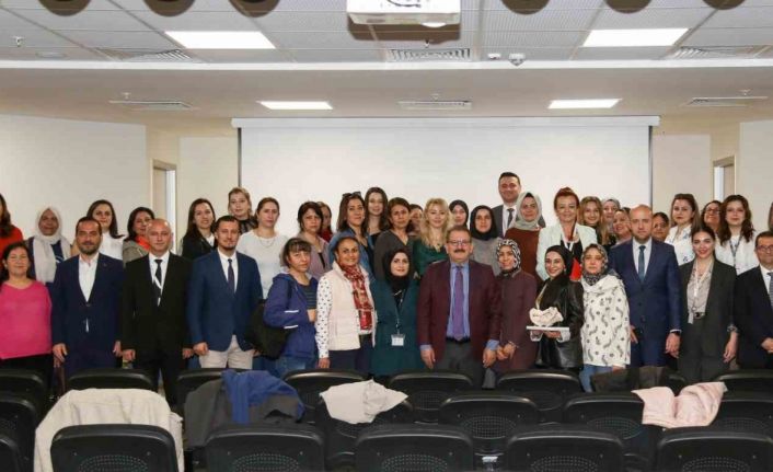 Antalya’da ebeler için "Doğal Olan Normal Doğum" eğitimi başladı